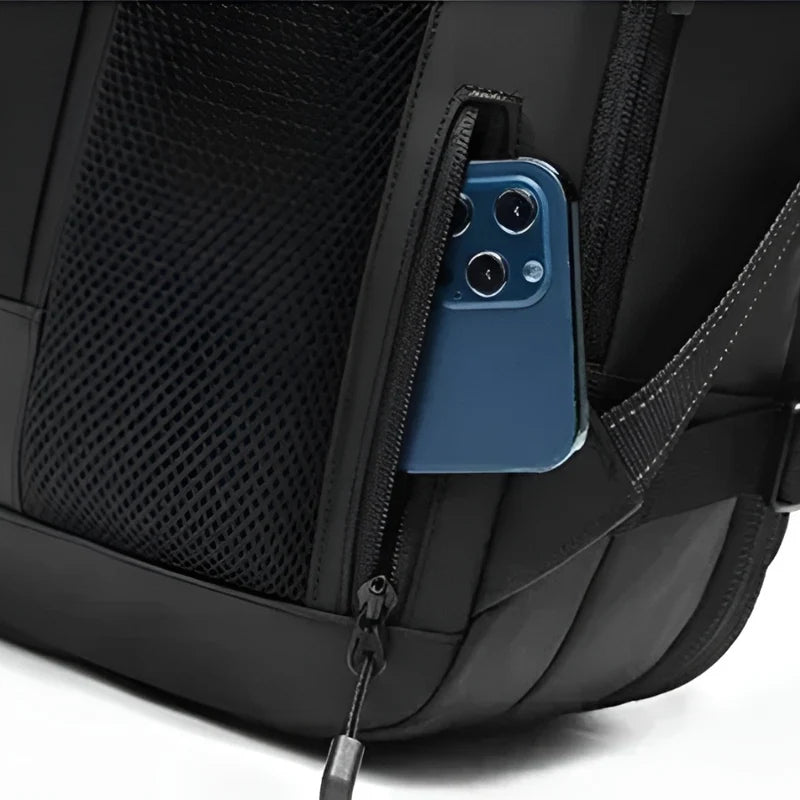 Grenth Pack - Travel light. Stay safe.